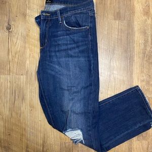 Women’s cropped blue Jean pants